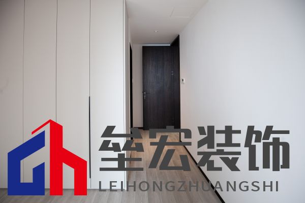 142㎡現(xiàn)代簡(jiǎn)約丨 黑白格調(diào)下的溫柔空間！