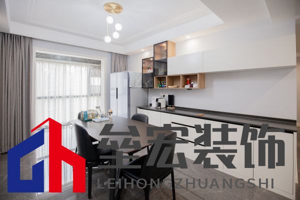 白色、木色與黑色演繹同一空間下的不同格調！