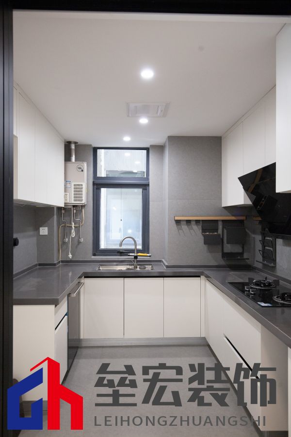 142㎡現(xiàn)代簡(jiǎn)約丨 黑白格調(diào)下的溫柔空間！