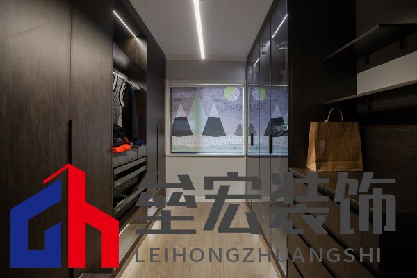 白色、木色與黑色演繹同一空間下的不同格調！