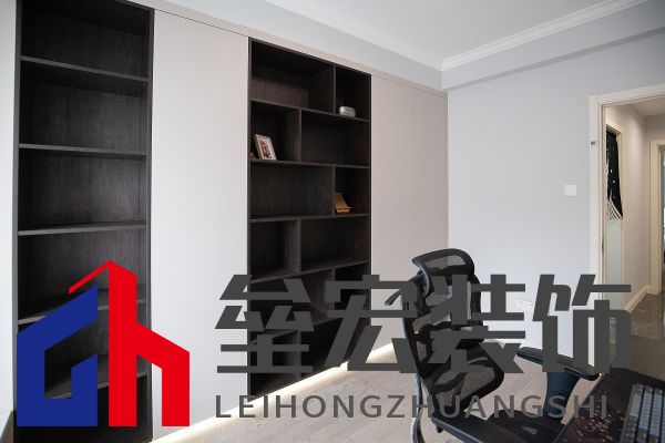 白色、木色與黑色演繹同一空間下的不同格調！