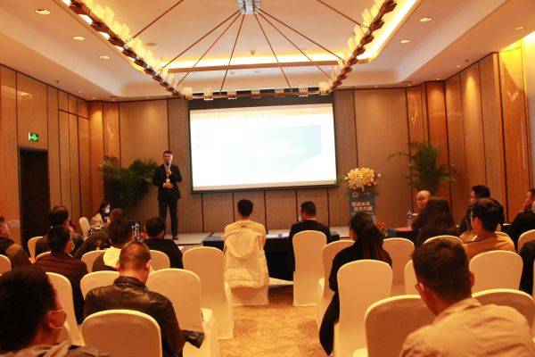 智裝未來 合作共贏 曠遠(yuǎn) e 家平臺推介會(huì)在廈門圓滿舉行