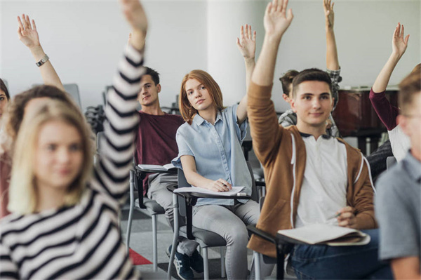 哪些?？朴惺覂?nèi)設(shè)計專業(yè)