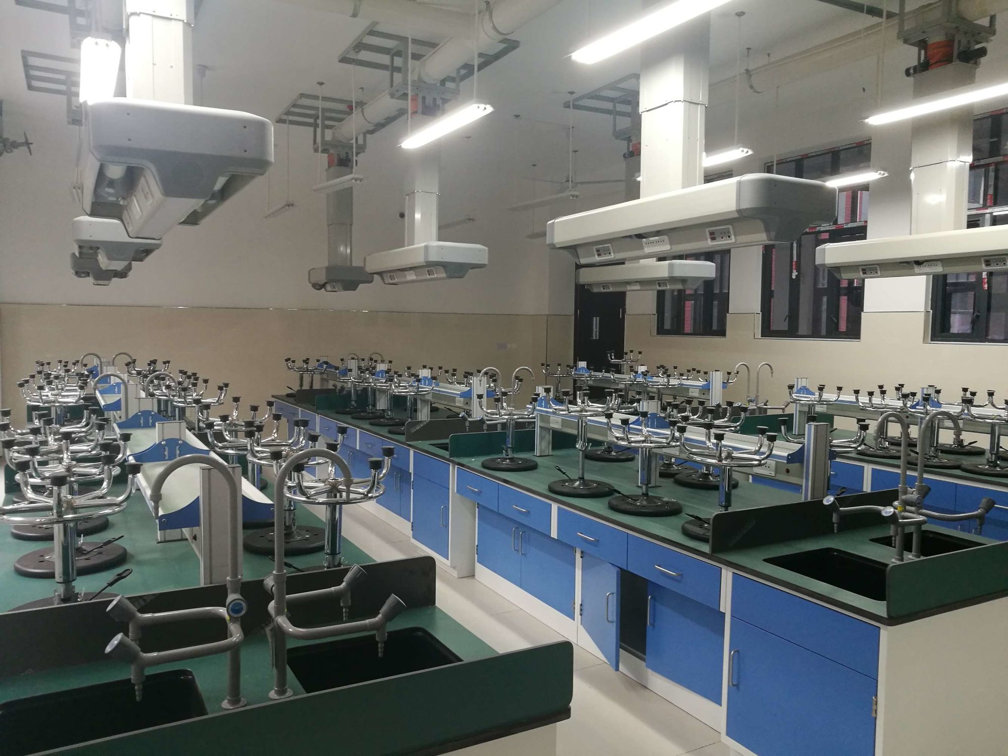 廈門裝修室實(shí)驗設(shè)計公司_廈門實(shí)驗室裝修設(shè)計_廈門室內(nèi)裝修設(shè)計