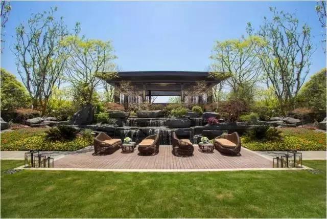 150㎡戶型四間朝南，一個(gè)創(chuàng)新的戶型，我不允許它有1㎡的浪費(fèi)。