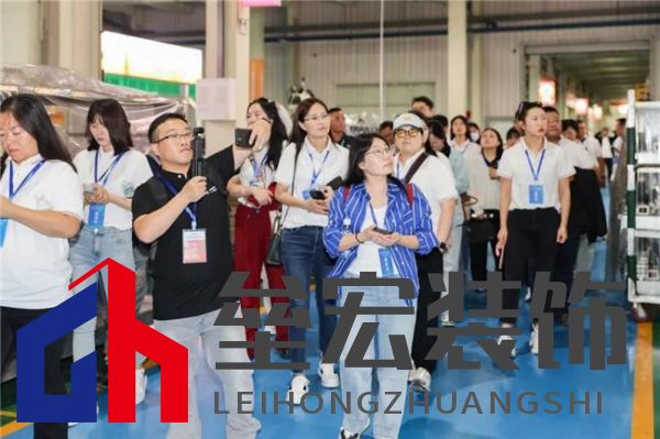 新質(zhì)生產(chǎn)力 “碳”領(lǐng)未來——全國百家媒體走進(jìn)四季沐歌空氣能熱泵超級工廠活動(dòng)成功舉行