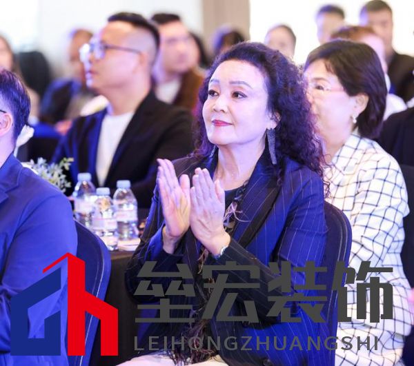 490萬奧古斯汀床墊攜手企業(yè)家張?zhí)m閃耀黃浦江，法國崔佧打造新品發(fā)布會盛宴